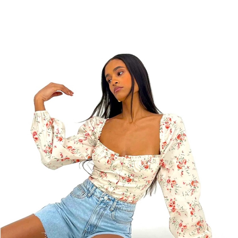 WeWoreWhat Ruched Cup Dainty Floral Top